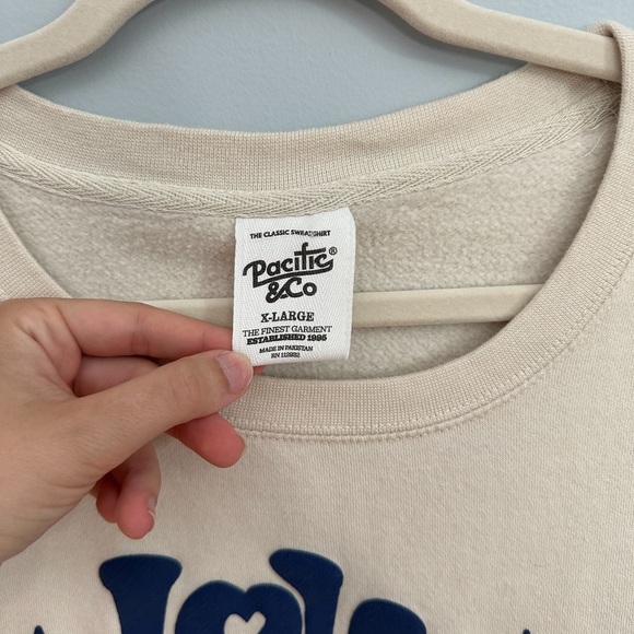 Love Yourself Crewneck - Picture 4 of 4